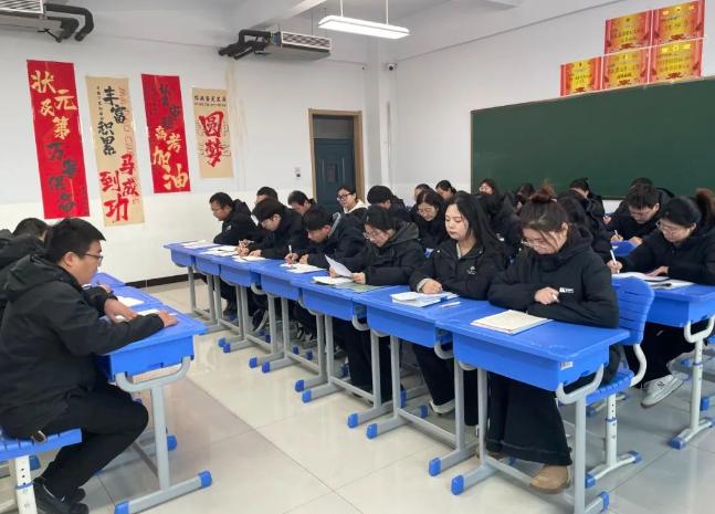 山西桐封技工学校升学班三年级开展市一模试卷分析会