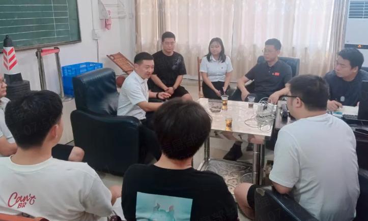 双峰县职业中专学校筑牢校园安全与德育根基
